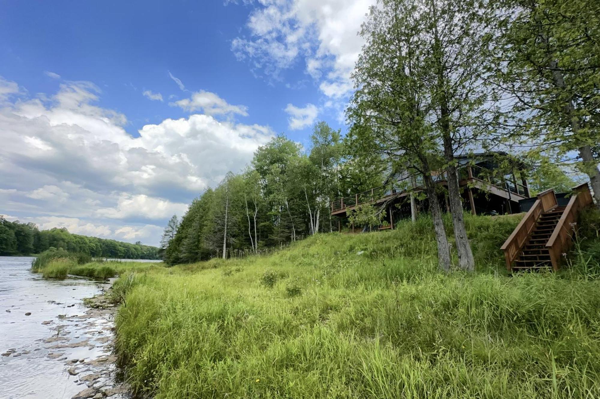 The Kingfisher Lodge Cornell Exterior photo